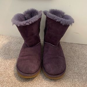 Purple Bailey Bow Ugg’s size 6